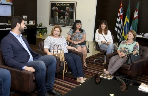 Servidores com prefeito